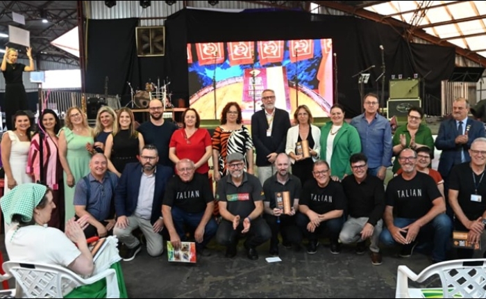 Obra sobre salvaguarda da língua talian é oficialmente apresentada na Festa da Uva